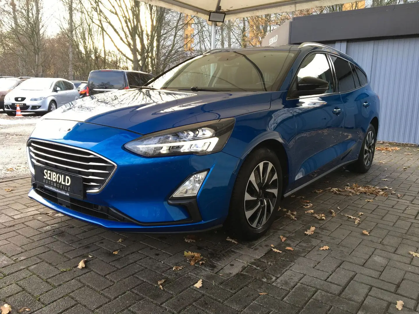 Ford Focus Turnier 2.0 TDCI Titanium Autom/LED/Navi Bleu - 1