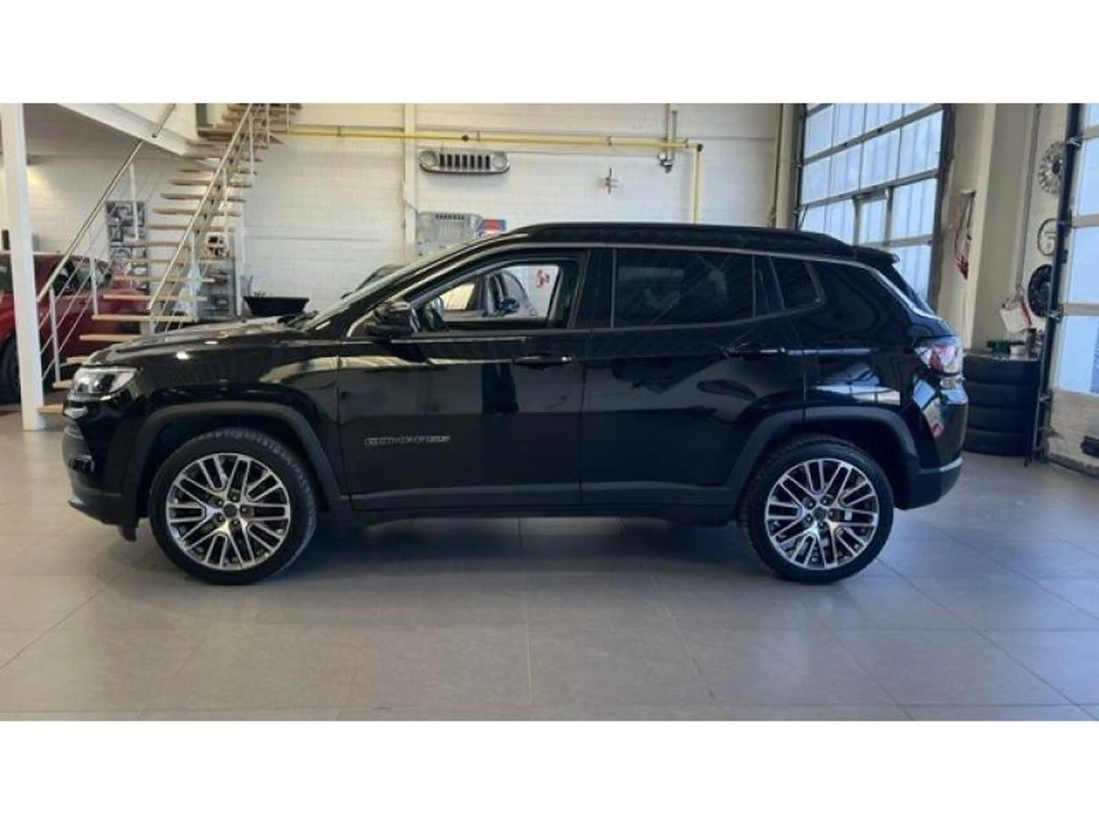 Jeep Compass PHEV 1.3 Turbo 4xe Limited — photo 2