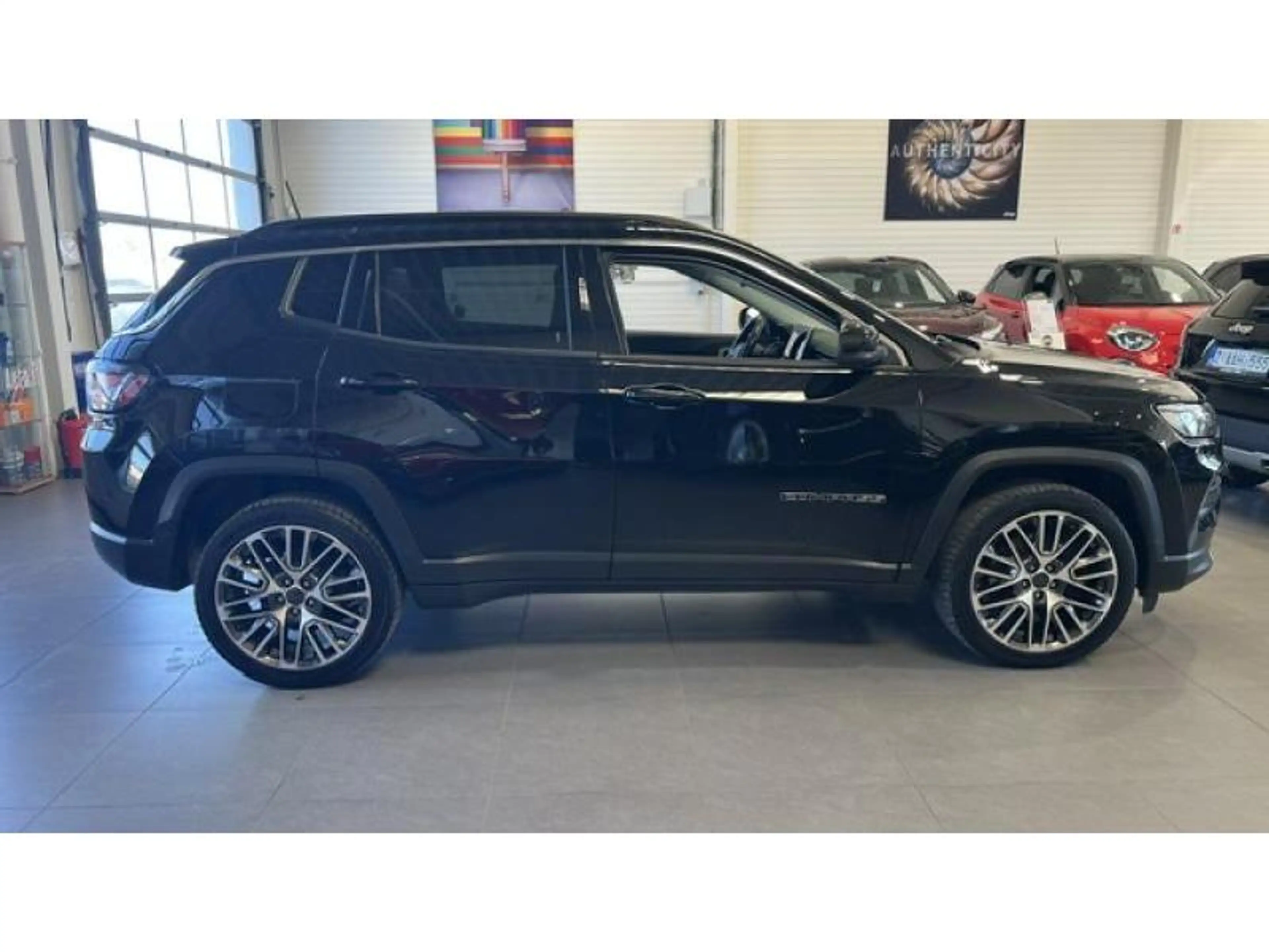 Jeep Compass PHEV 1.3 Turbo 4xe Limited — photo 6