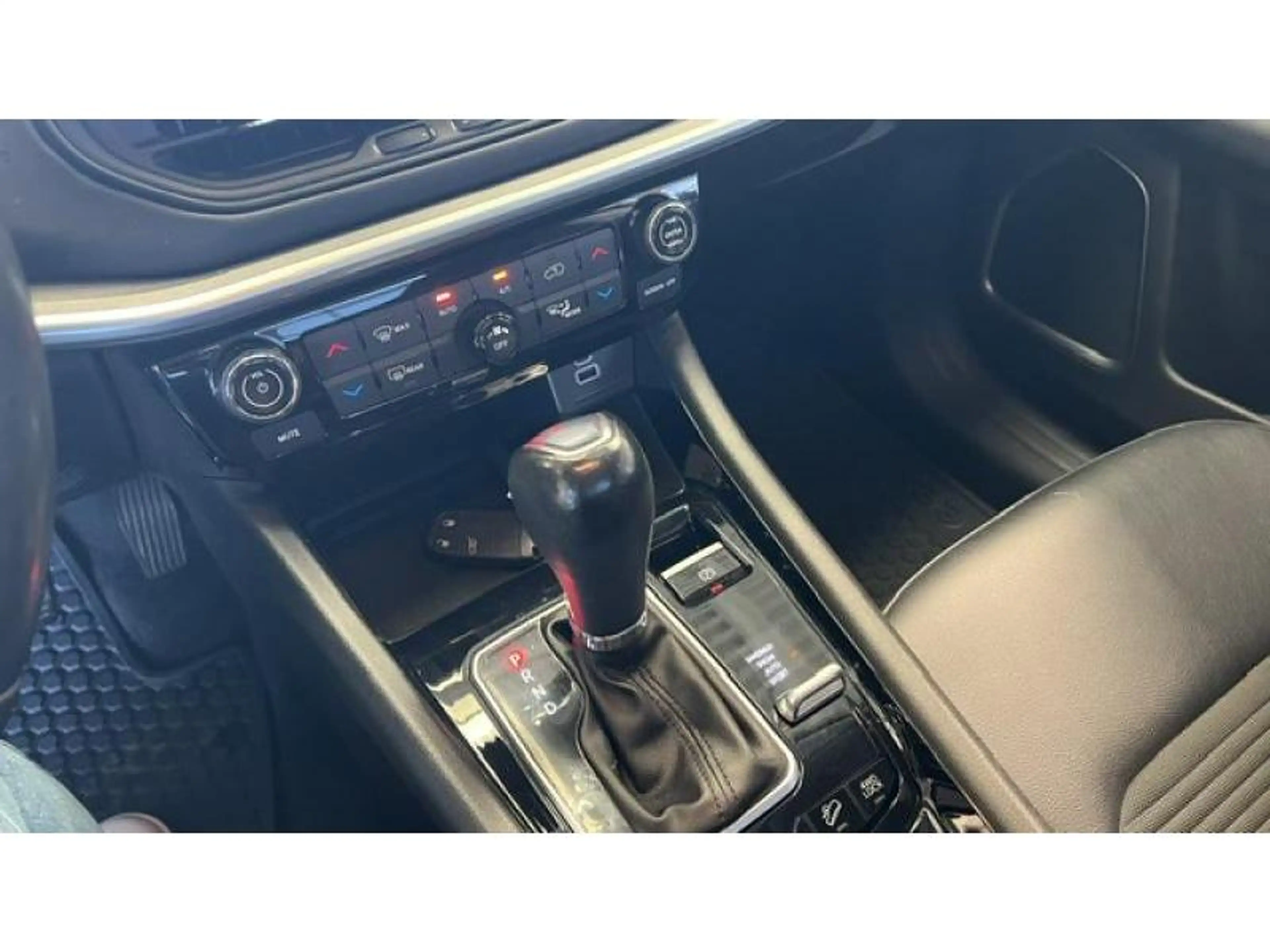 Jeep Compass PHEV 1.3 Turbo 4xe Limited — photo 14