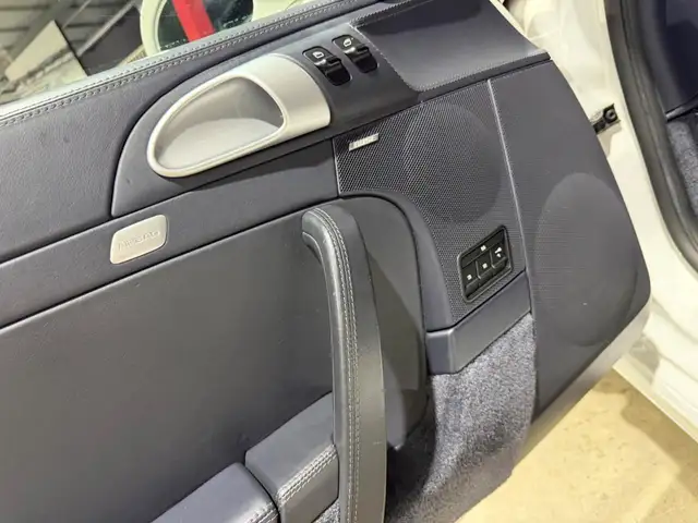 Porsche 911 view 14