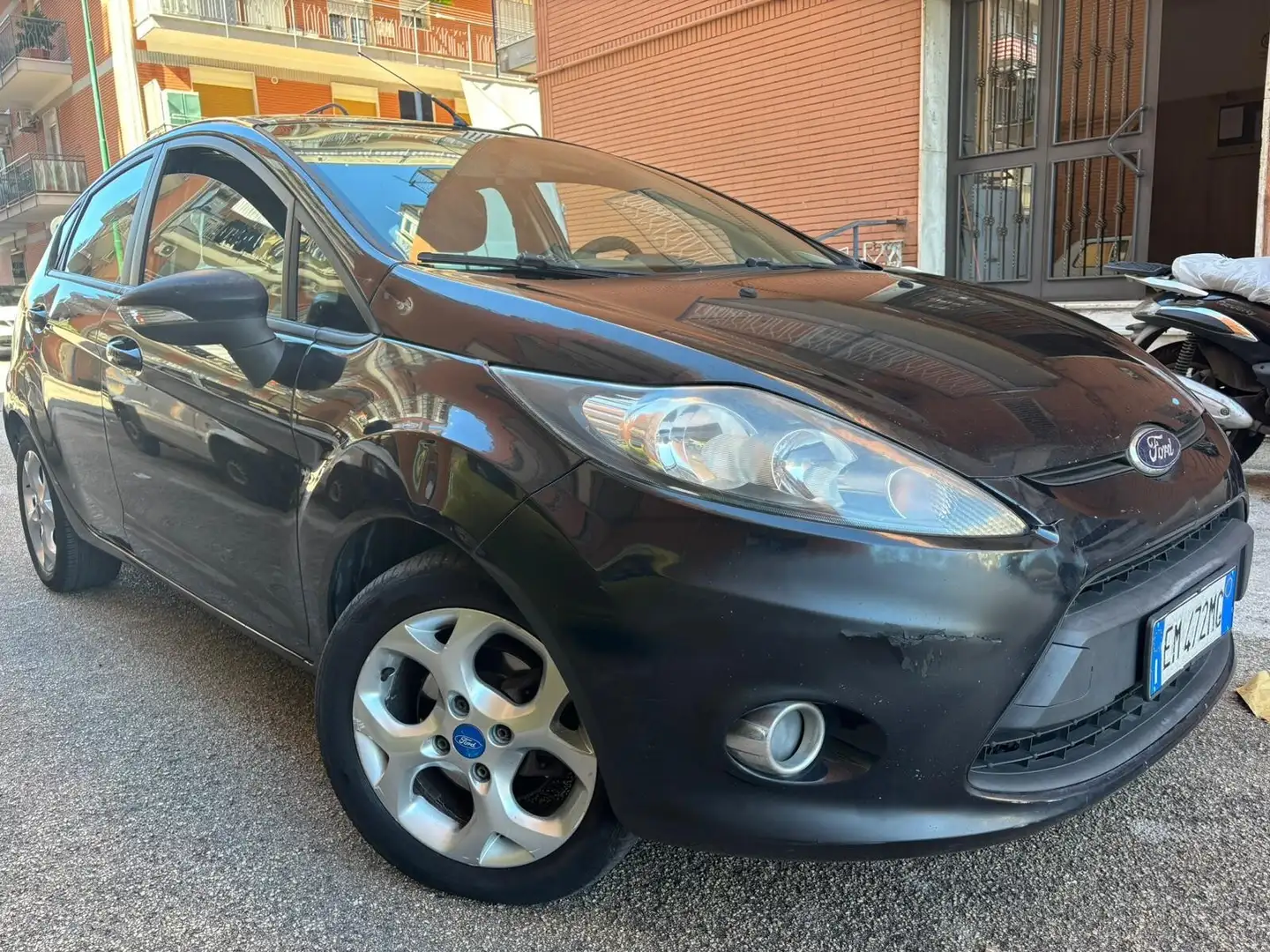 Ford Fiesta 1.4 TDCi 70CV 5 porte Titanium Noir - 1