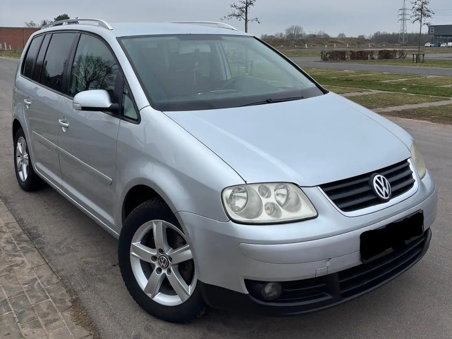 Volkswagen Touran Touran 1.6 FSI Trendline Zilver - 1