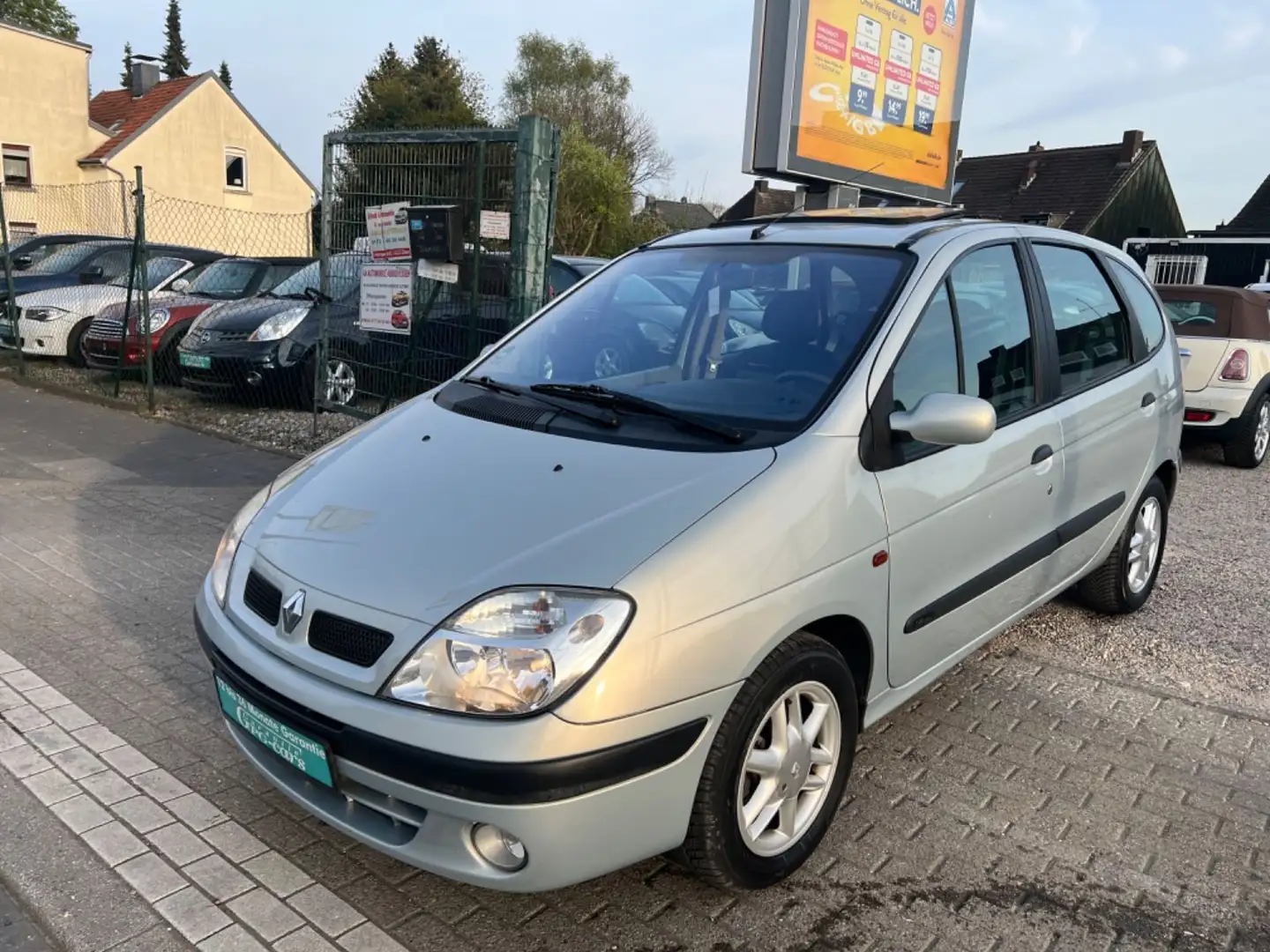 Renault Scenic Dynamique 1.6 16V*TÜV NEU*2 HAND*100 TKM* Gris - 1