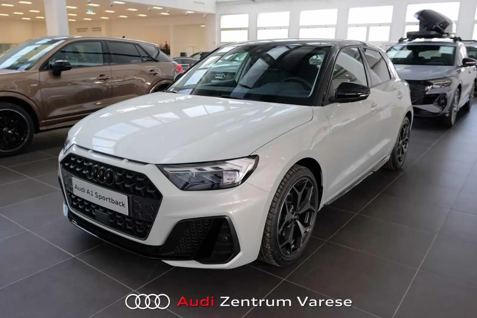 Audi A1 Sportback 30 1.0 tfsi Identity Black 116cv Silber - 1