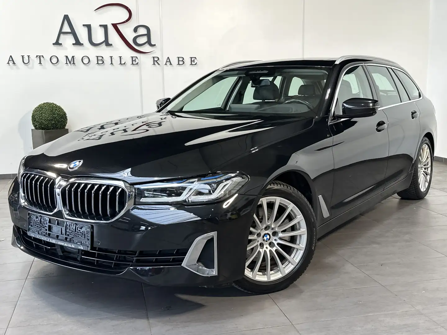 BMW 520 Touring Luxury-Line NAV+LASER+PANO+HUD+360° Black - 1