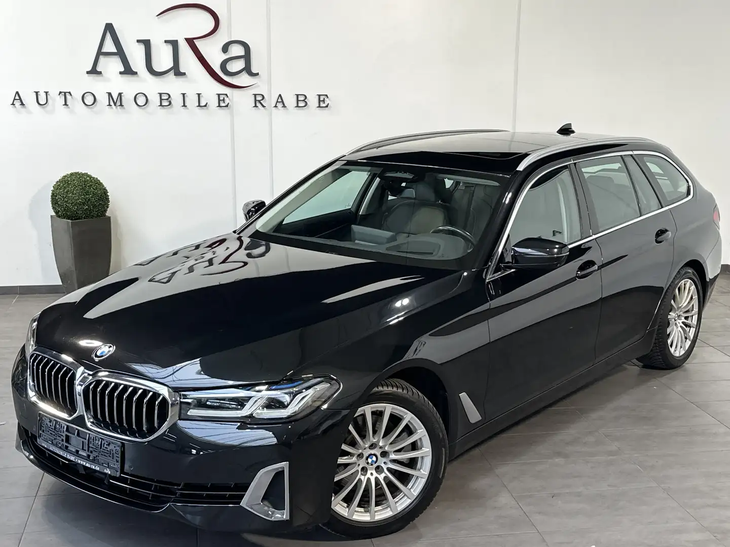BMW 520 Touring Luxury-Line NAV+LASER+PANO+HUD+360° Black - 2