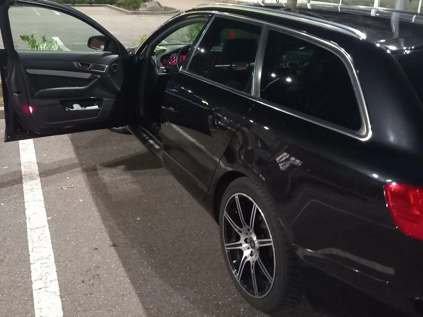 Audi A6 Avant 2.4 Sport Schwarz - 2