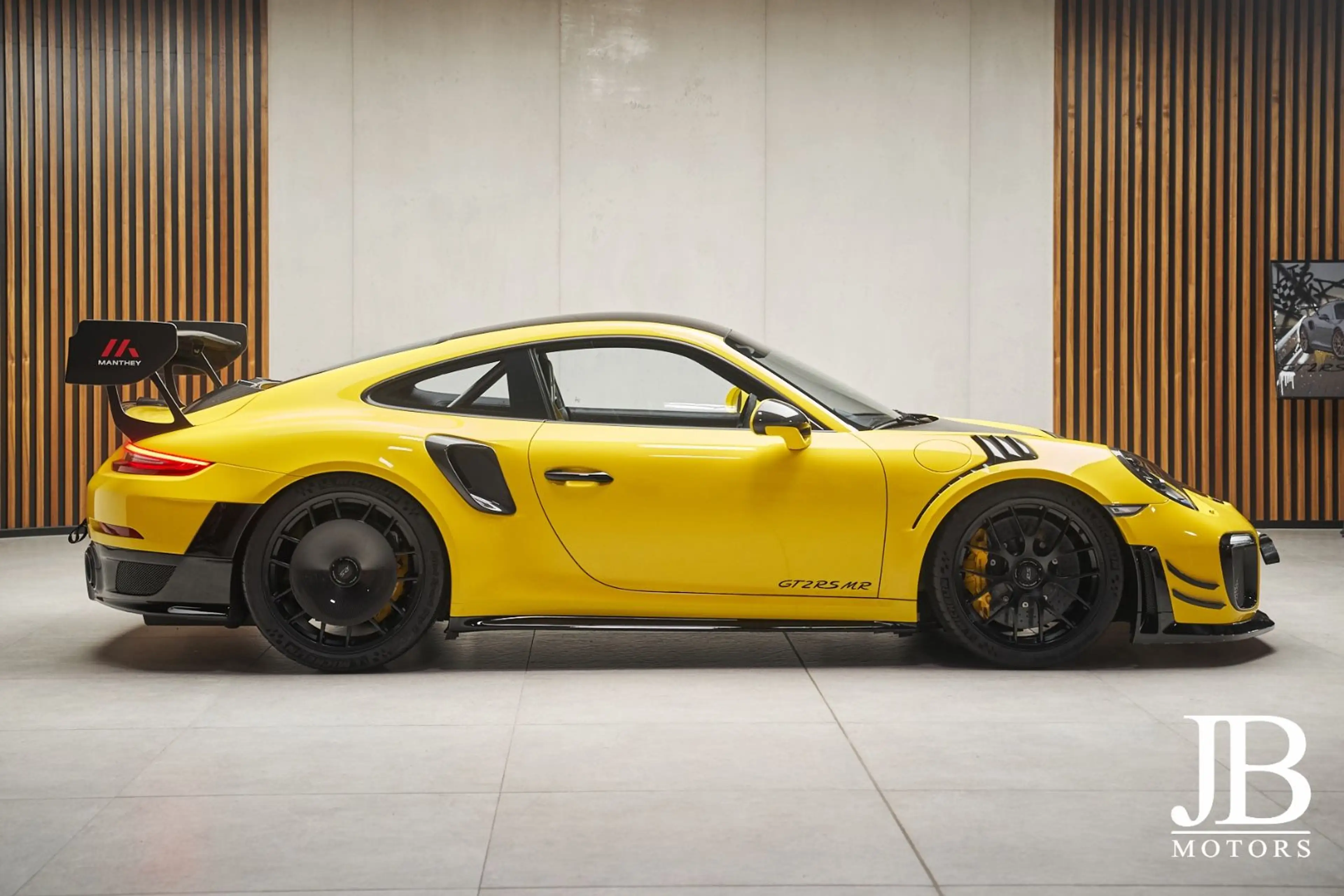 Porsche 991 GT2 RS Manthey Paket Weissach Lift Clubsport — photo 3