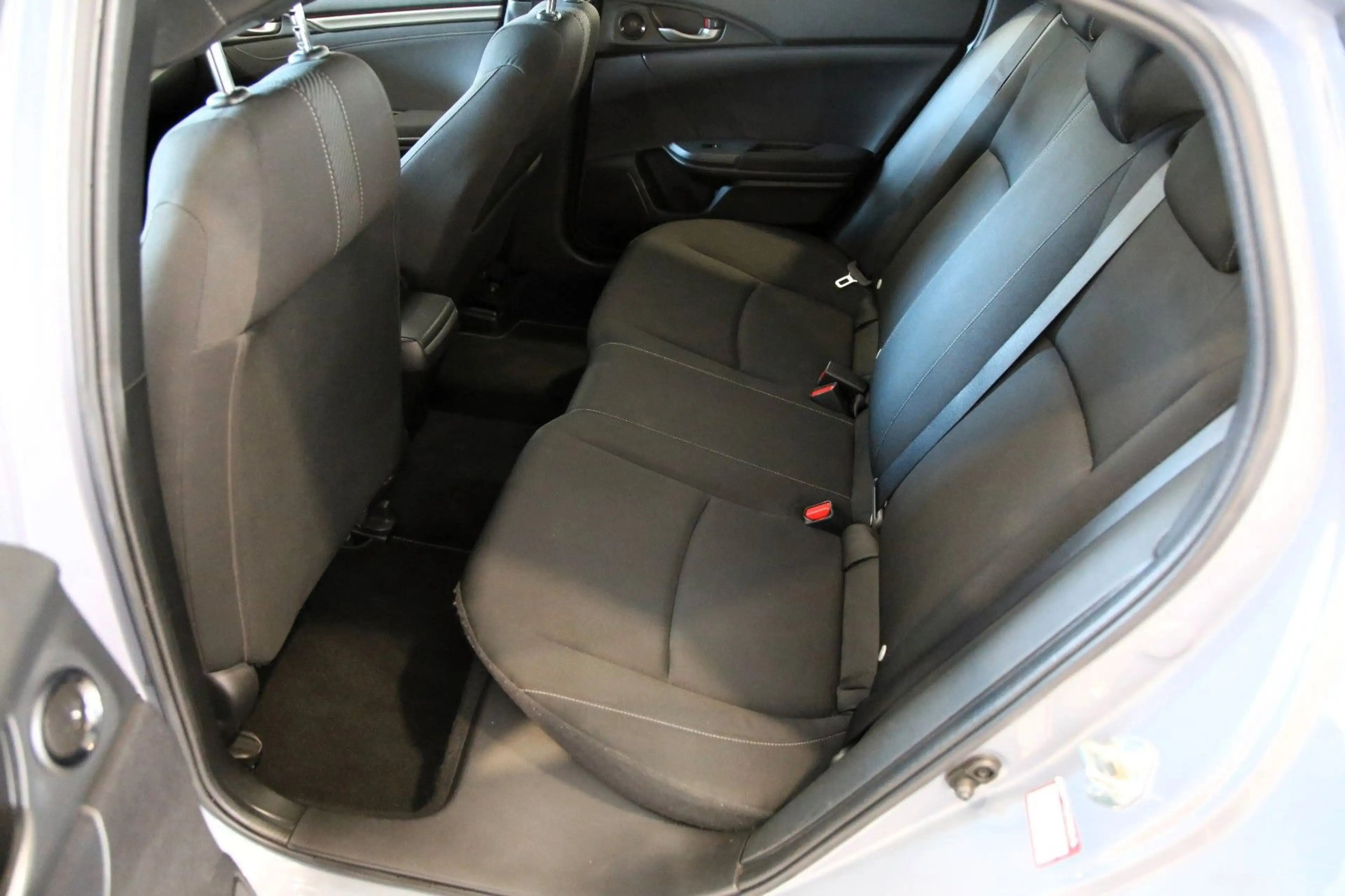 Honda Civic Lim. 5-trg. 1.0 Comfort sehr gepflegt — photo 9