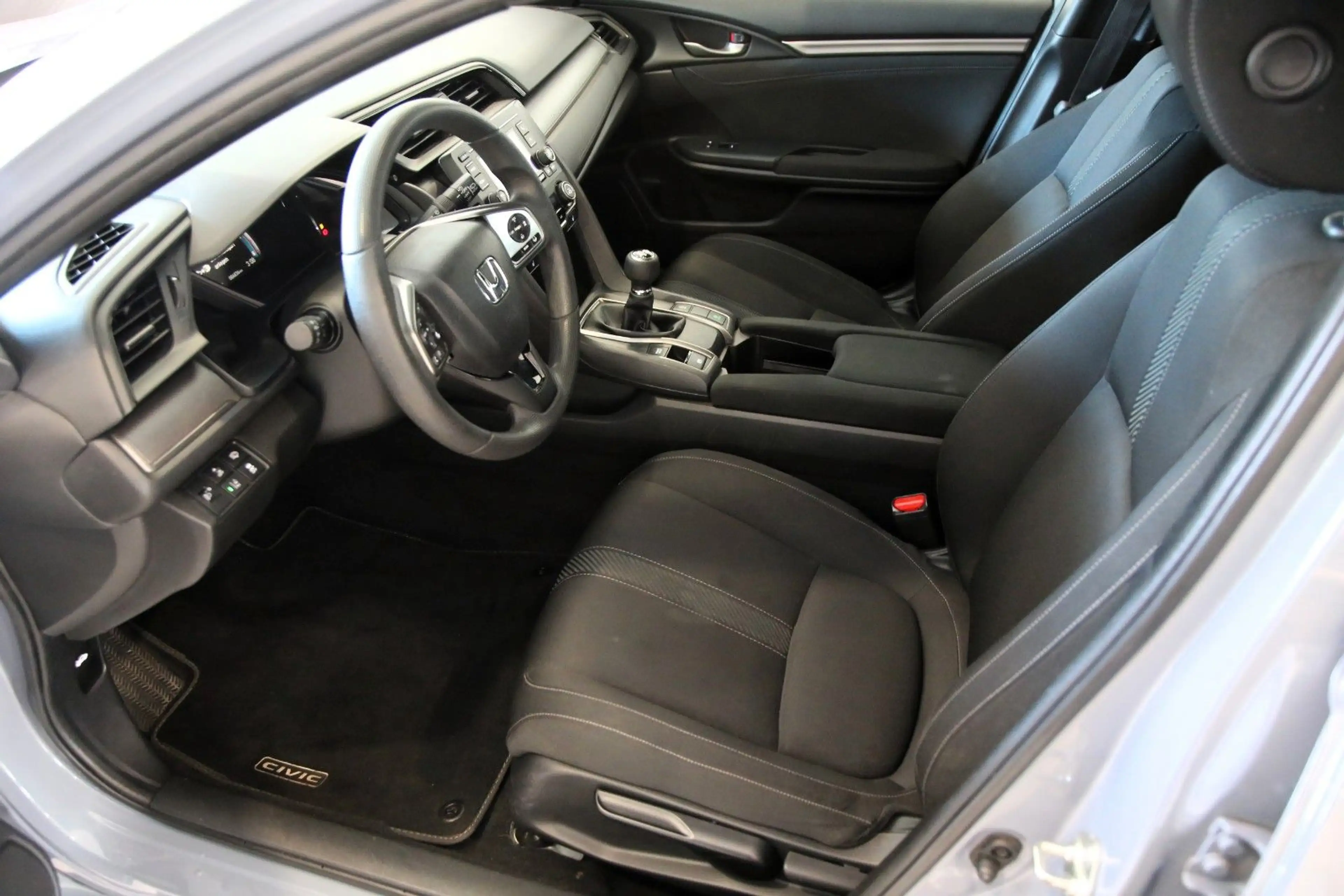 Honda Civic Lim. 5-trg. 1.0 Comfort sehr gepflegt — photo 8
