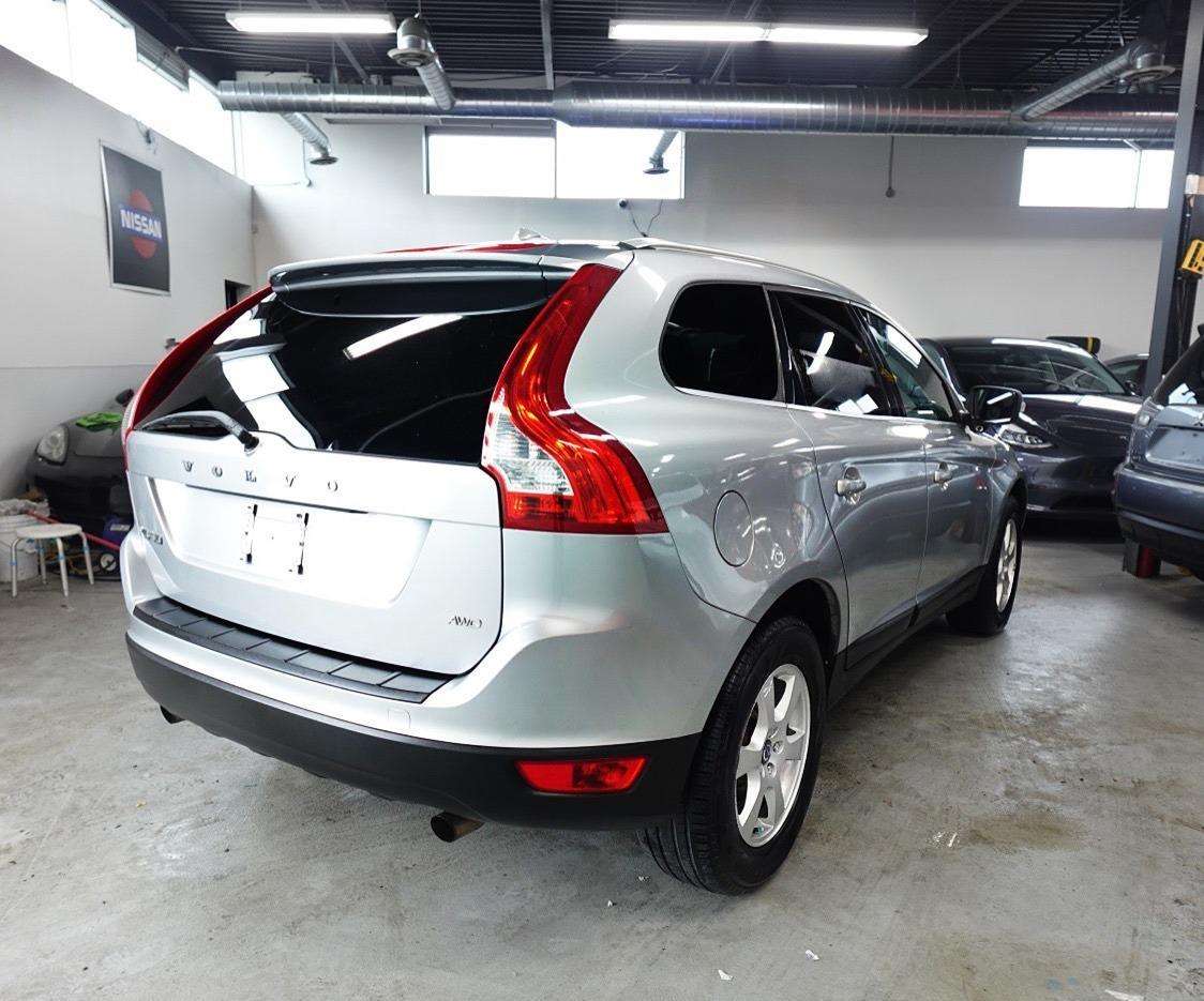 2012 Volvo XC60 DEALER MAINTAIN,PANO ROOF,LEVEL III,BLIND SPOT alt 4