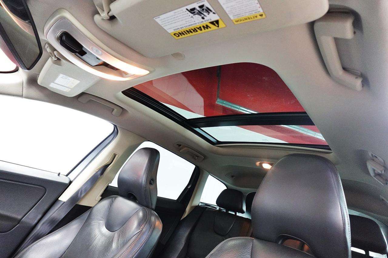 2012 Volvo XC60 DEALER MAINTAIN,PANO ROOF,LEVEL III,BLIND SPOT thumb 17