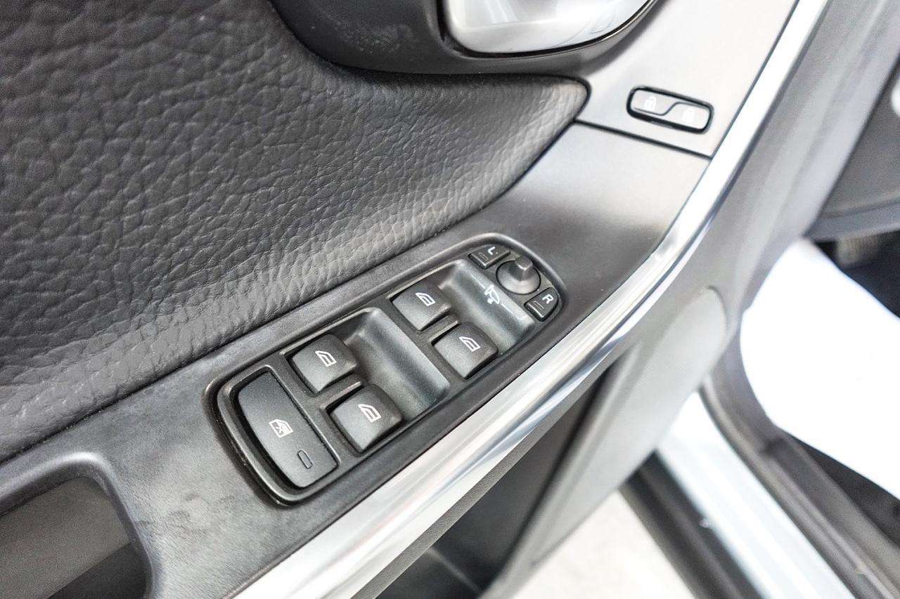 2012 Volvo XC60 DEALER MAINTAIN,PANO ROOF,LEVEL III,BLIND SPOT thumb 14