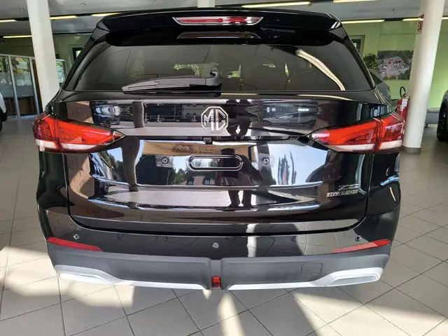 MG ZS view 8