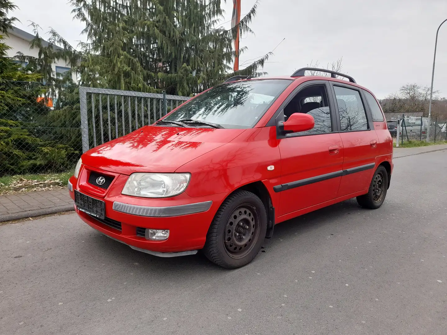 Hyundai Matrix Matrix 1.8 GLS. Klimaanlage, AHK.. Guter Zustand. Piros - 1