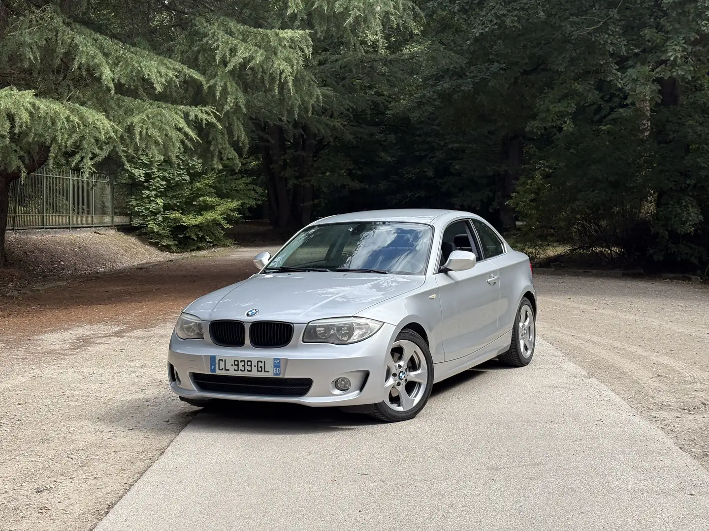 BMW 120 120d 177 ch Excellis Argent - 1
