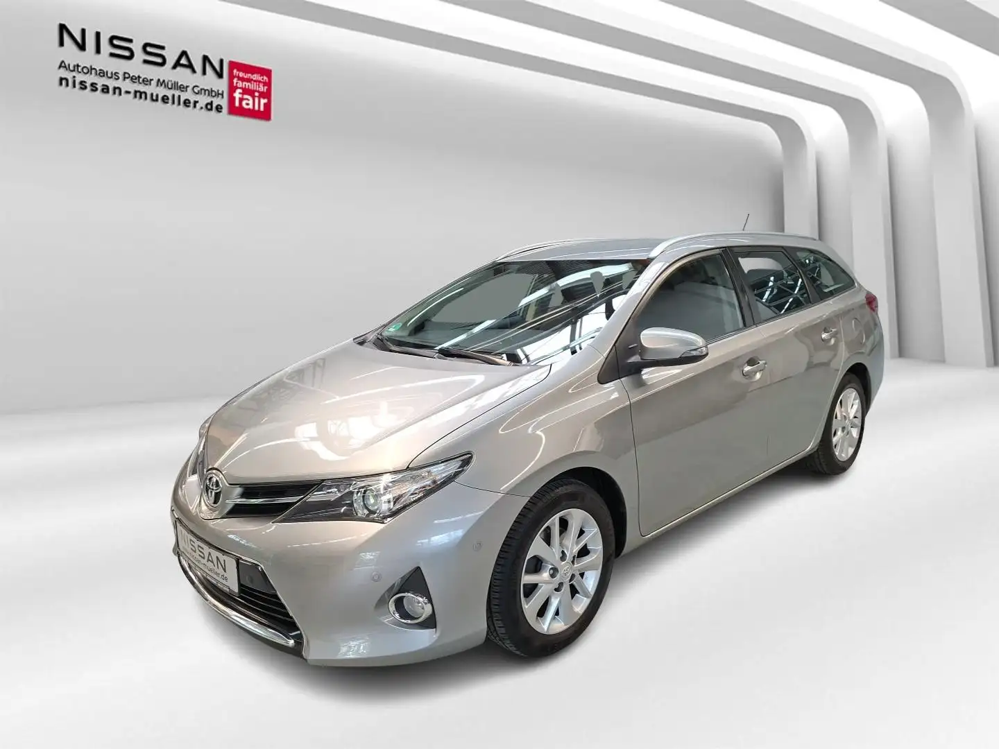 Toyota Auris Life+ Zilver - 1