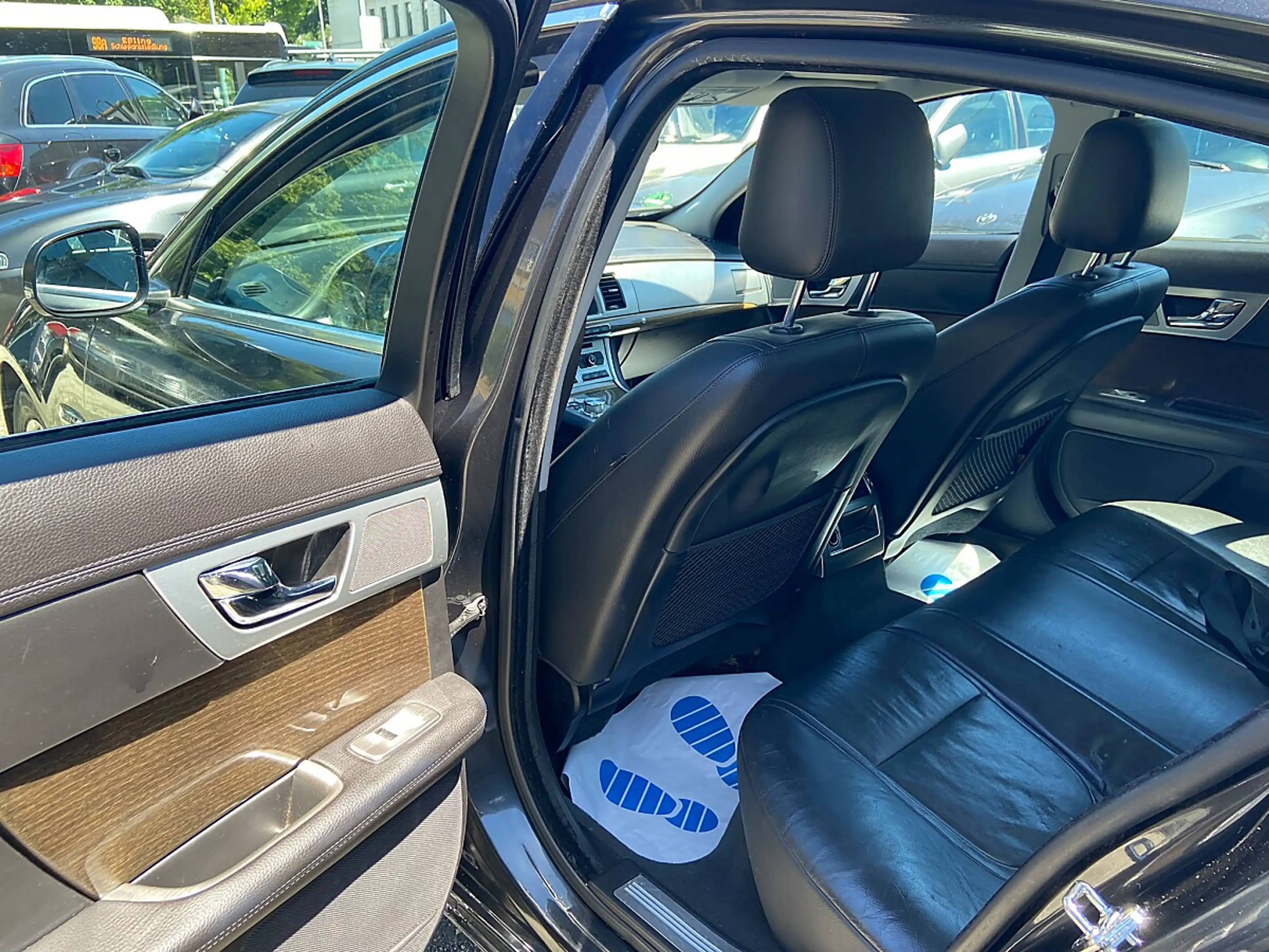 Jaguar XF Sportbrake 2,2 Diesel Premium Luxury — photo 6