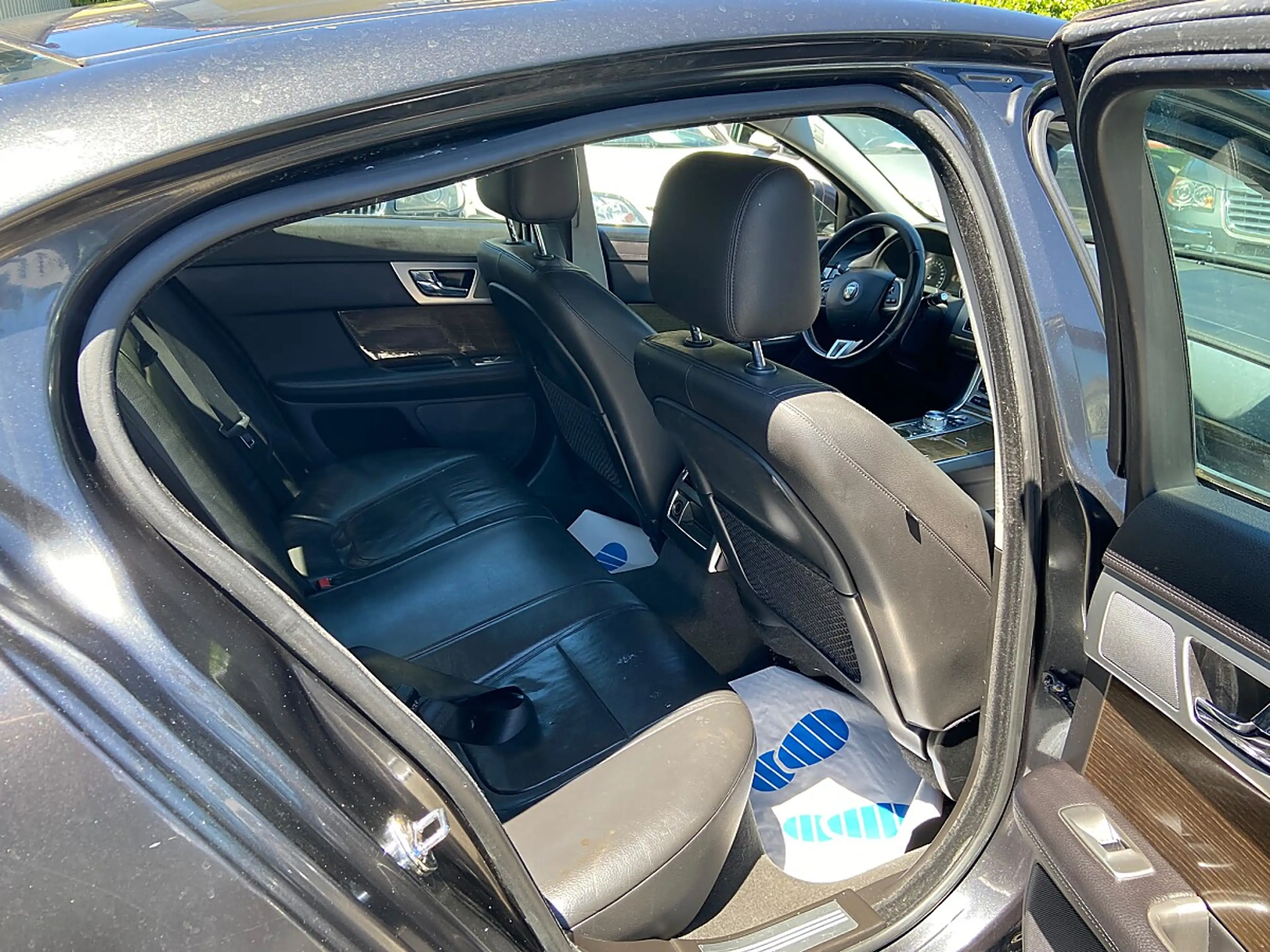 Jaguar XF Sportbrake 2,2 Diesel Premium Luxury — photo 9
