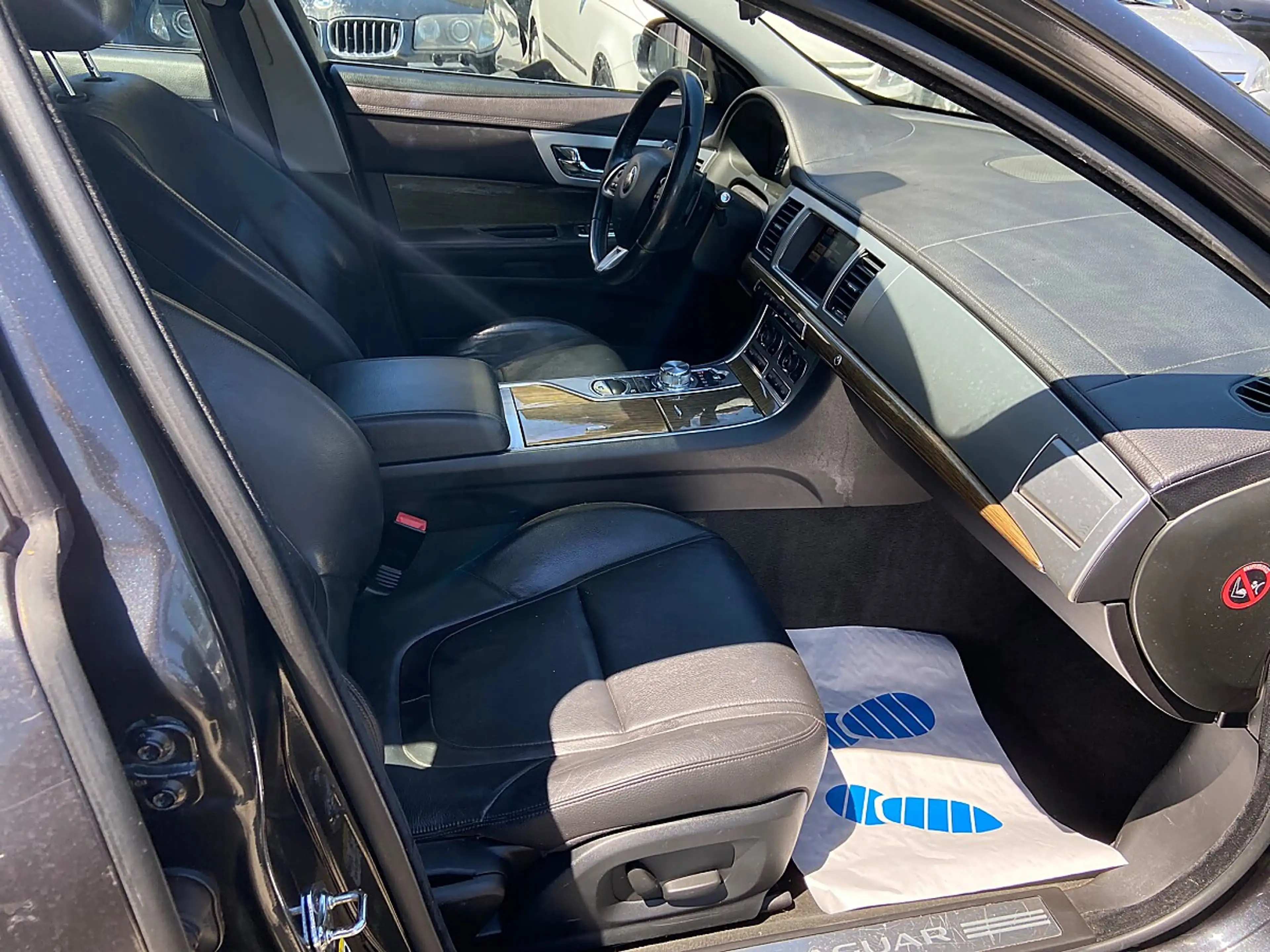 Jaguar XF Sportbrake 2,2 Diesel Premium Luxury — photo 7