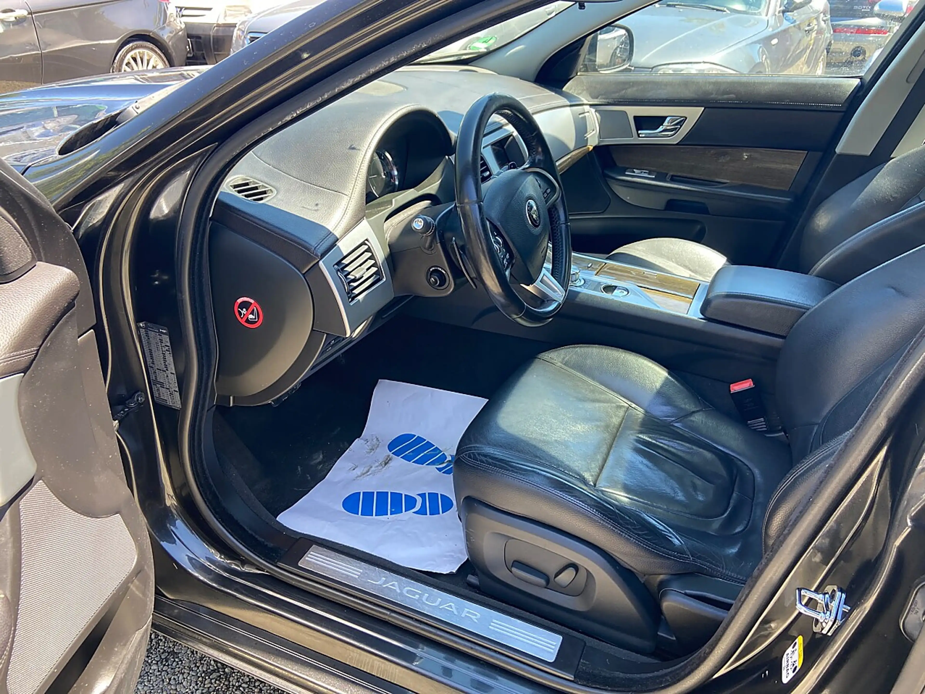 Jaguar XF Sportbrake 2,2 Diesel Premium Luxury — photo 5