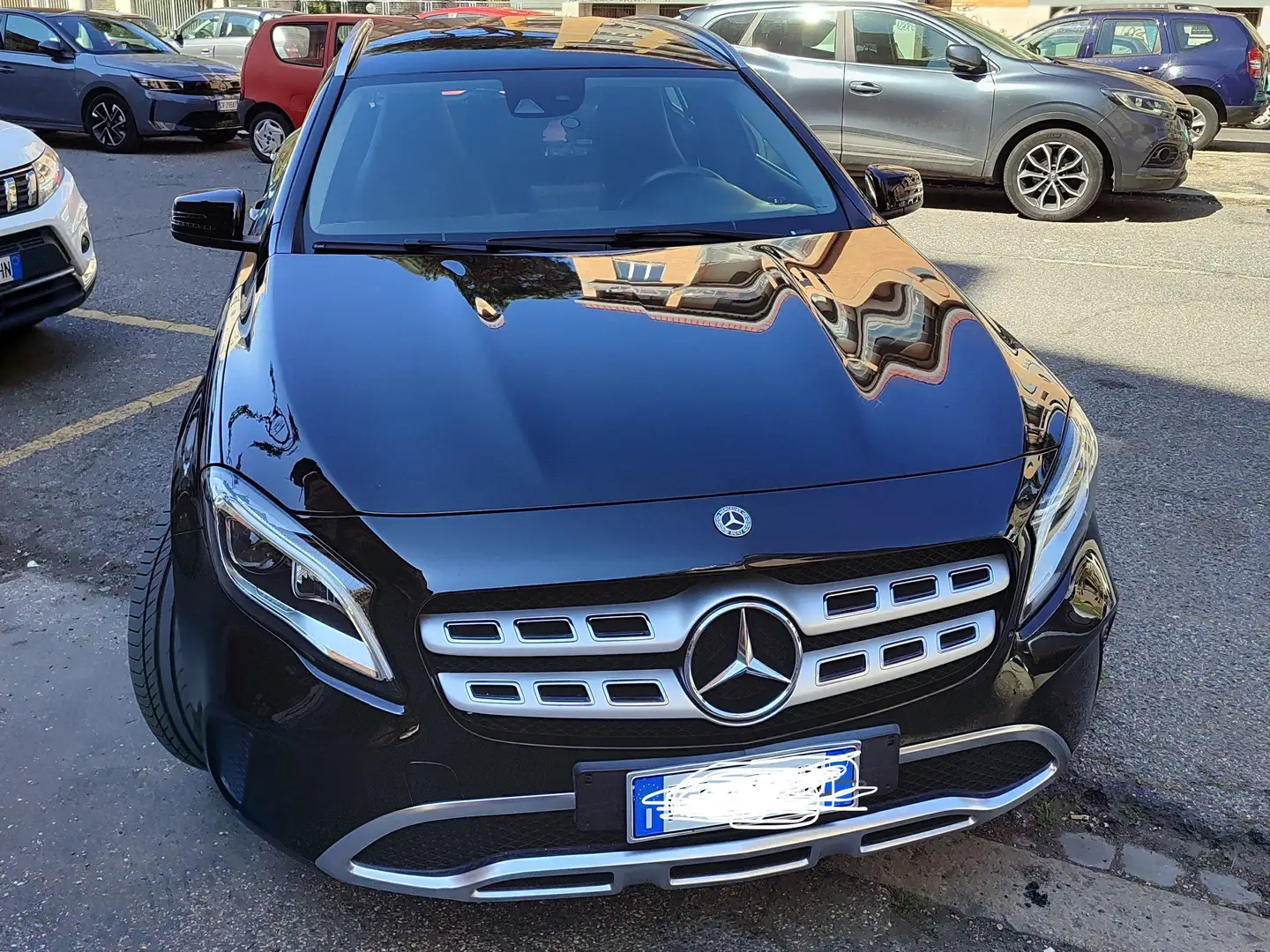 Mercedes-Benz GLA 180 GLA-X156 2017 Sport auto Černá - 1