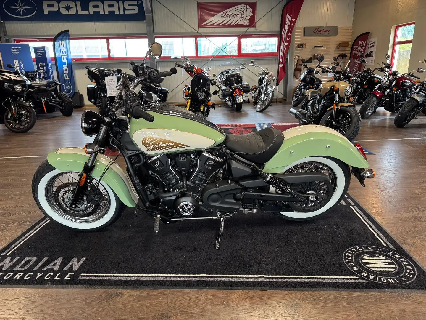 Indian Scout Classic Ltd.+Tech AS Customs Edition Verde - 2