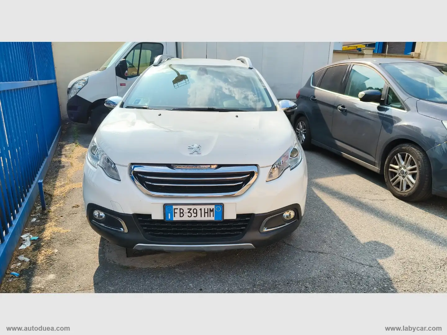 Peugeot 2008 BlueHDi 100 Allure Gris - 2