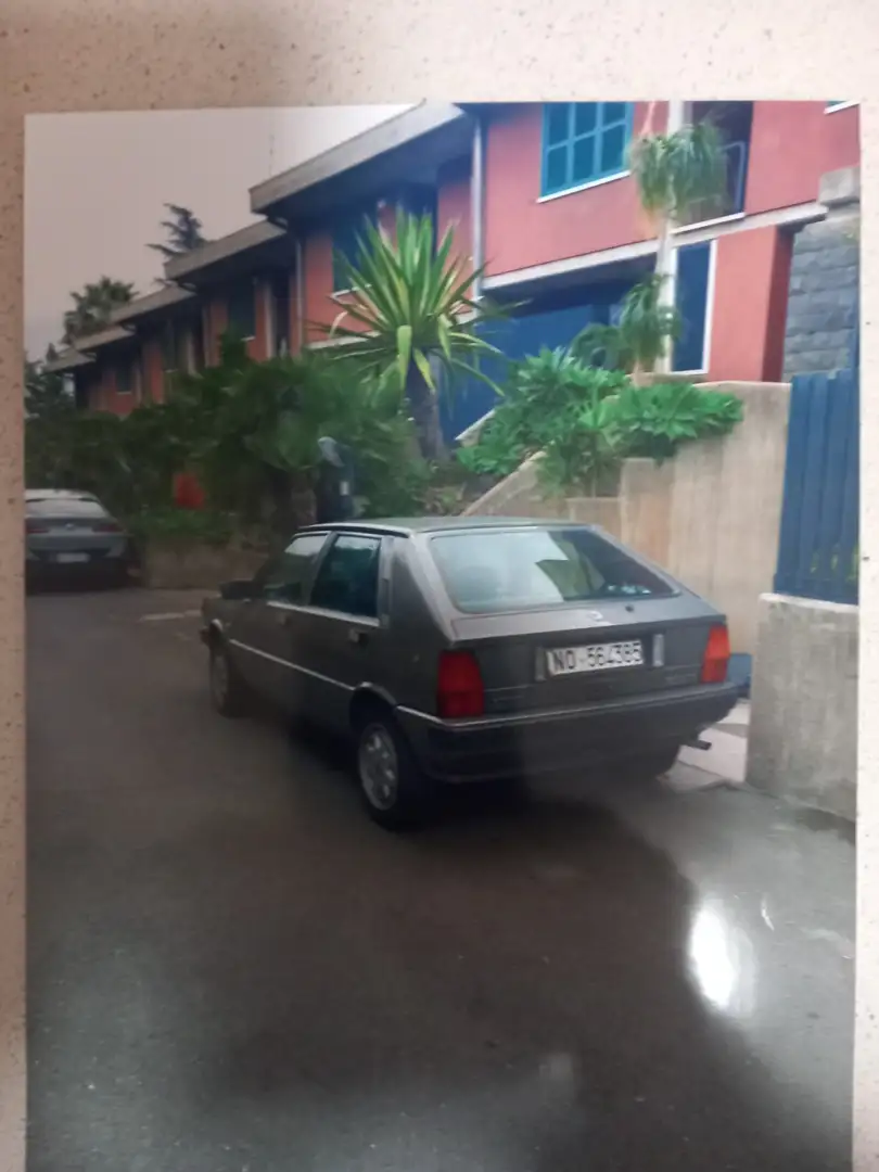 Lancia Delta 1.3 LX - 1