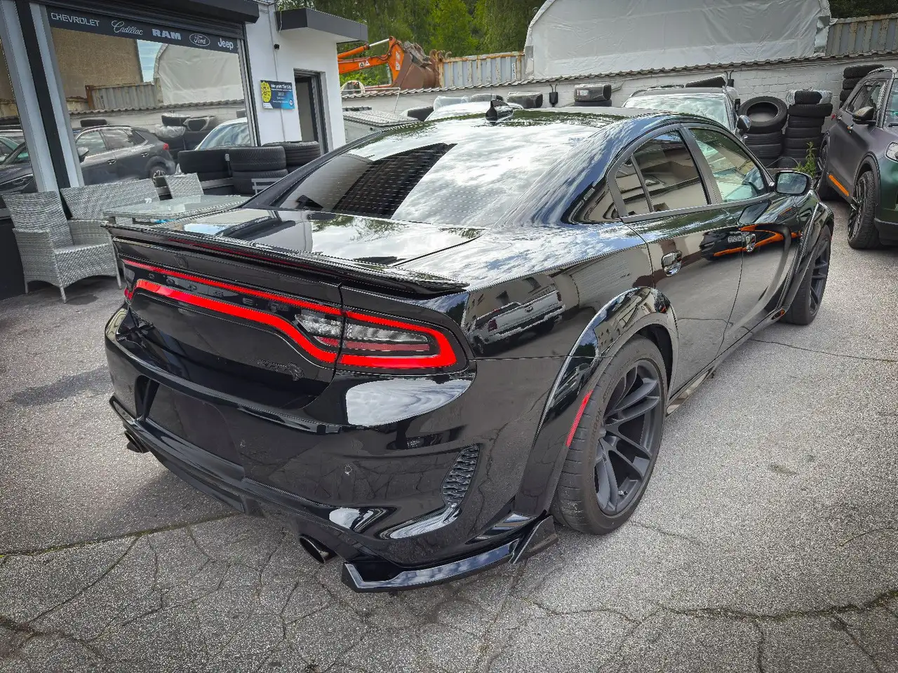 Dodge Charger 2022 — фото 11