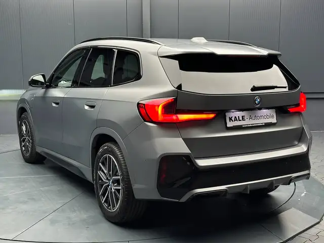 BMW X1 view 3