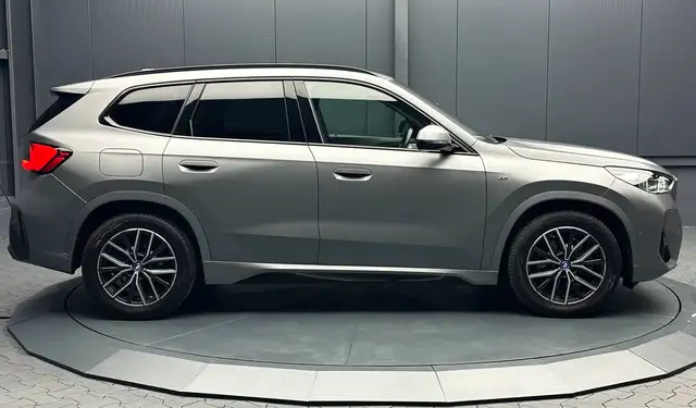 BMW X1 view 6