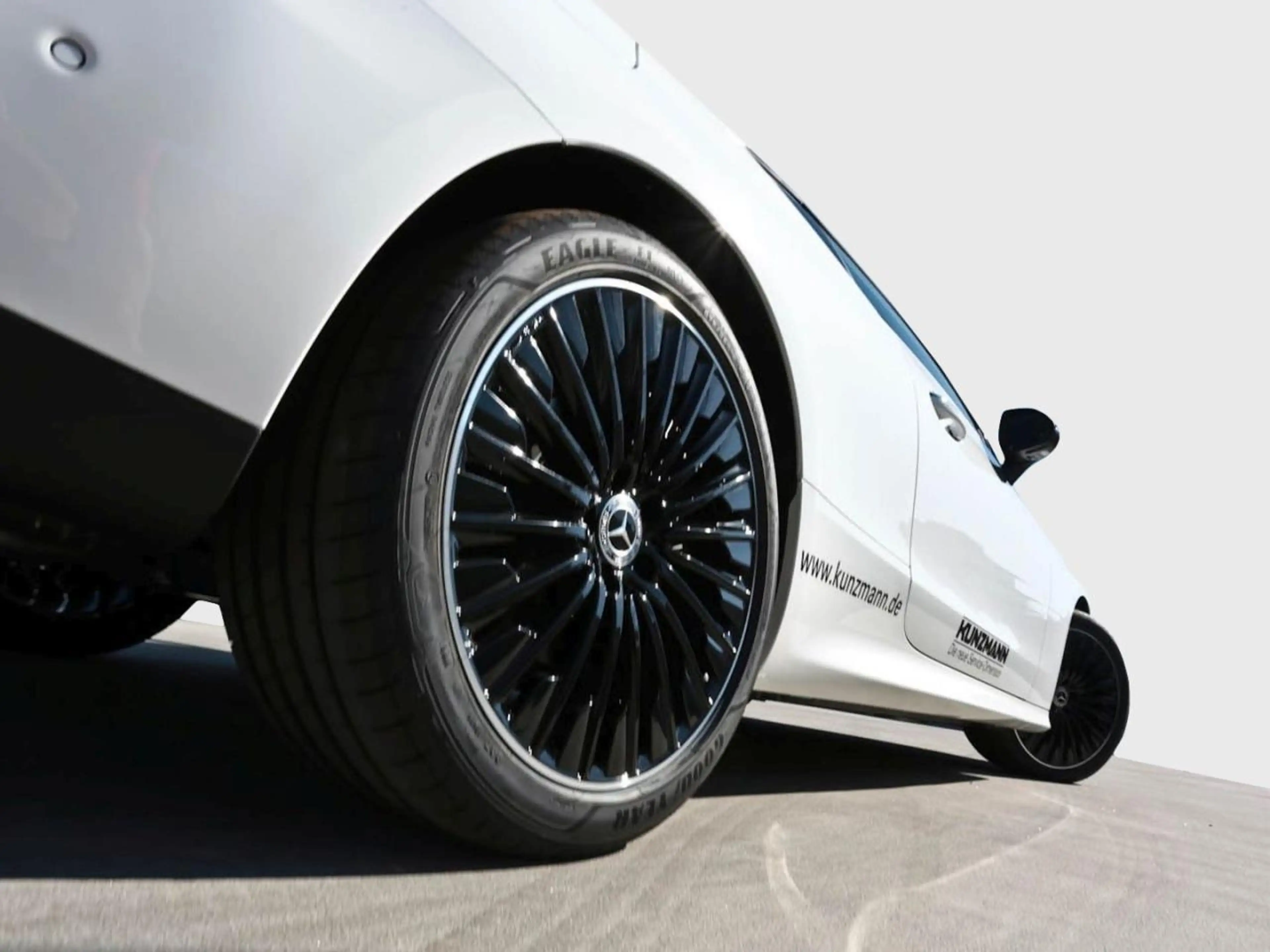 Mercedes-Benz CLE 200 Coupé AMG Night Panorama Distronic 360° — photo 5