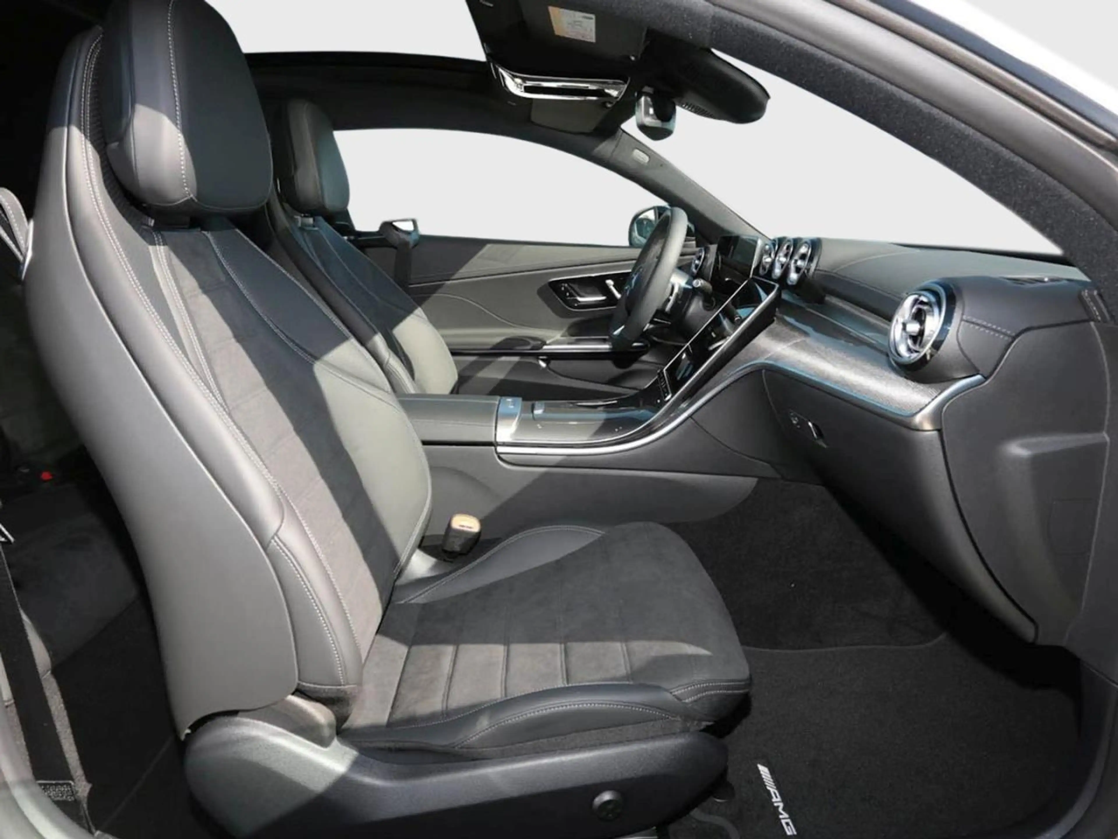Mercedes-Benz CLE 200 Coupé AMG Night Panorama Distronic 360° — photo 9