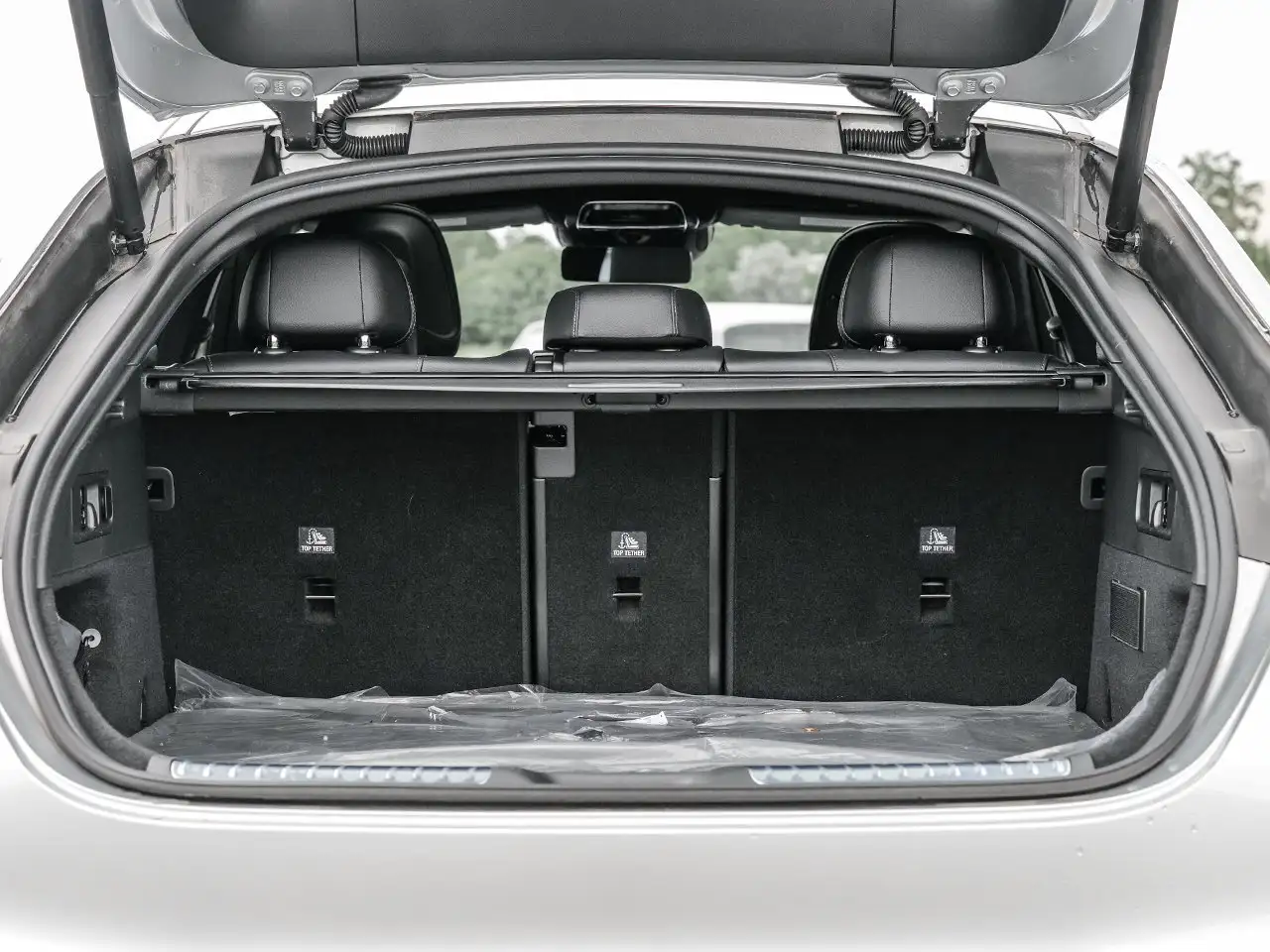 Mercedes-Benz GLC снимка Mercedes-Benz GLC