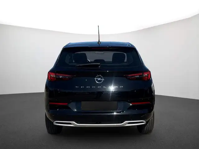 Opel Grandland view 4