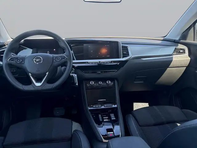 Opel Grandland view 10