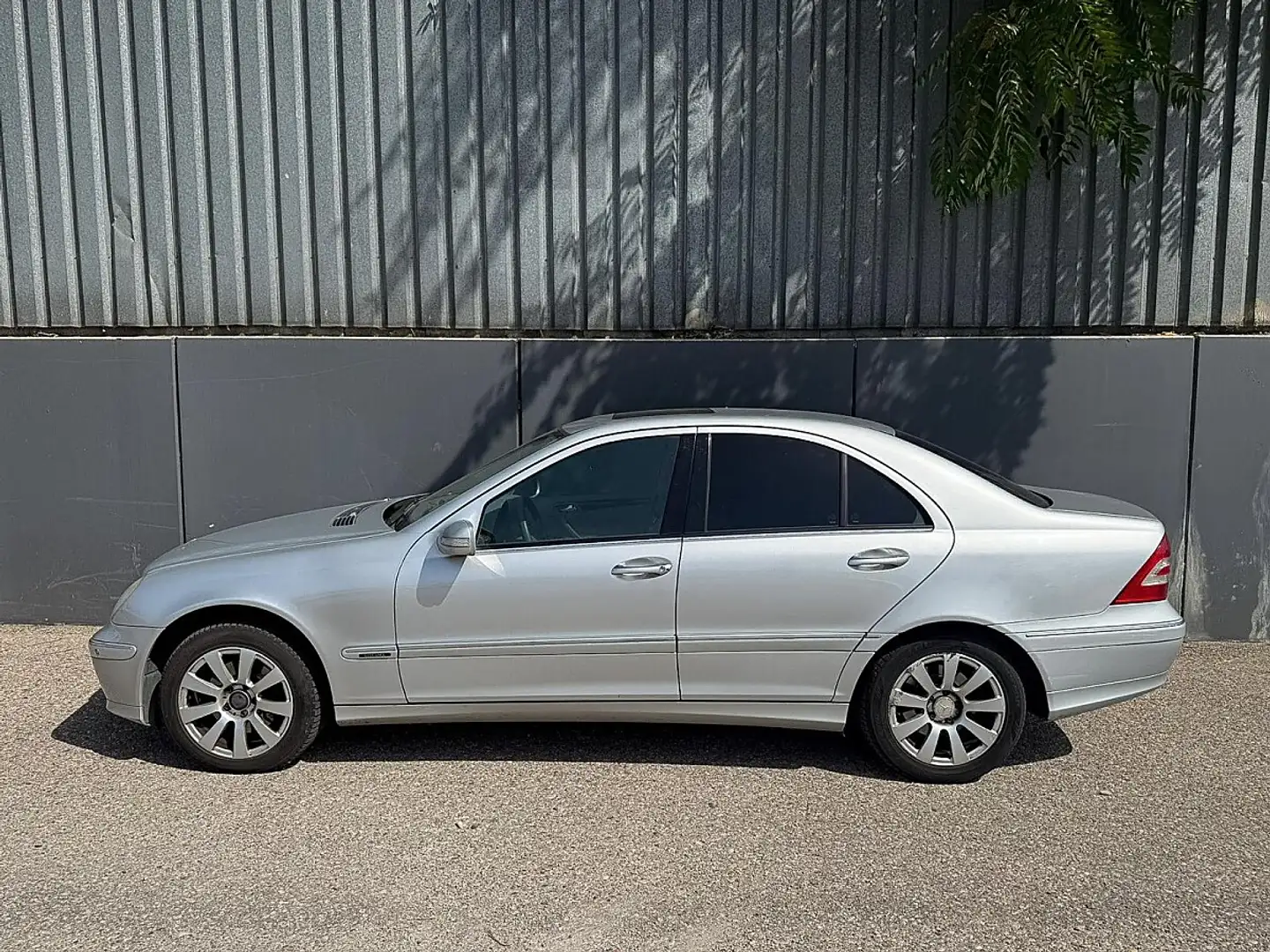 Mercedes-Benz C 230 Elegance Aut. | PICKERL BIS 10/2026 | Grau - 2