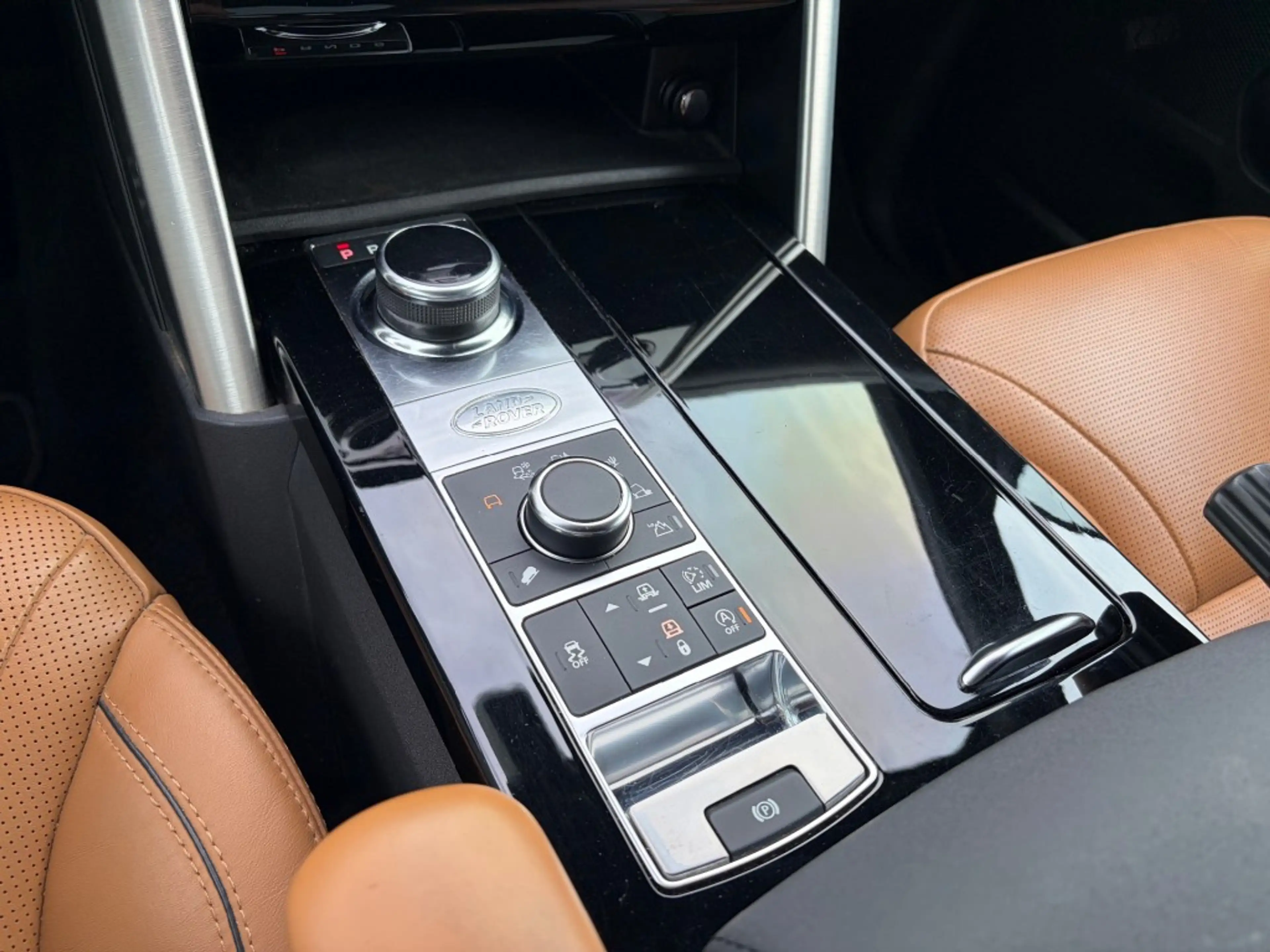 Land Rover Discovery 2.0 SD4 HSE Luxury 7-persoons Pano Luchtvering Mer — photo 9