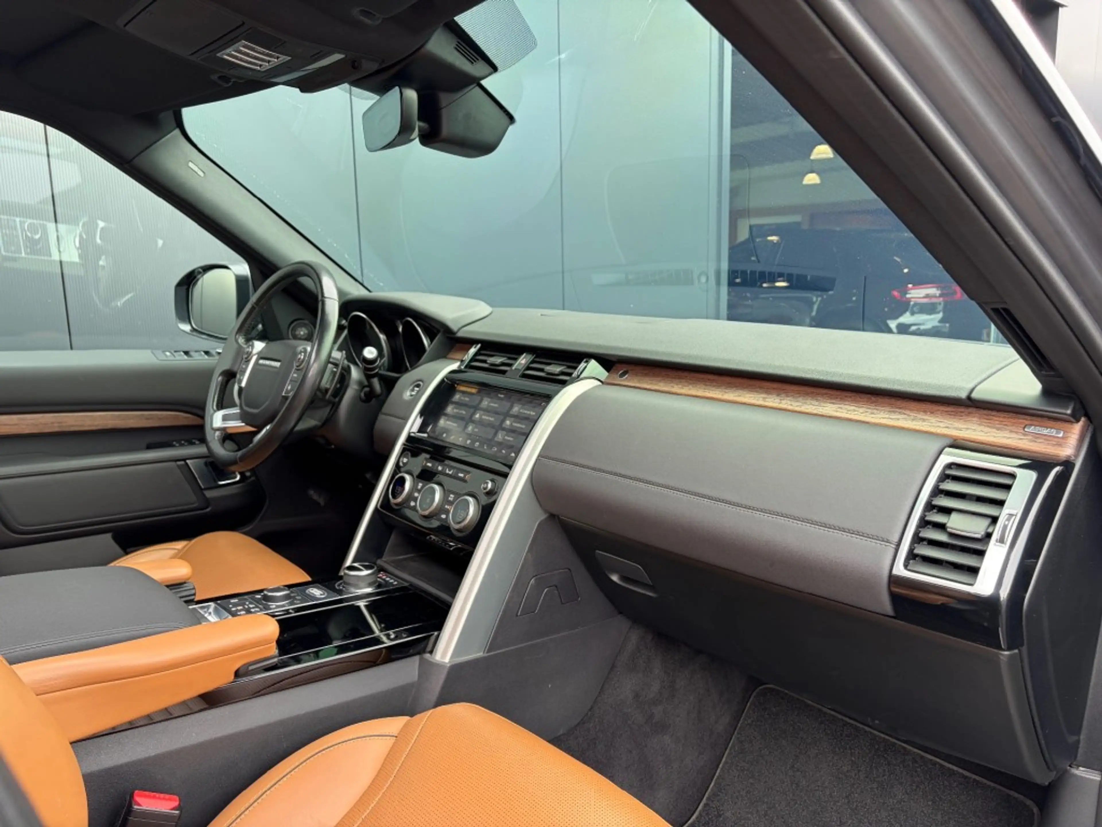 Land Rover Discovery 2.0 SD4 HSE Luxury 7-persoons Pano Luchtvering Mer — photo 6