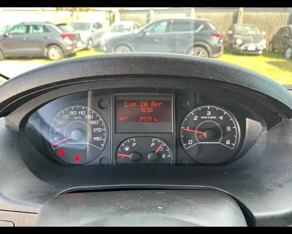 Opel Movano view 10