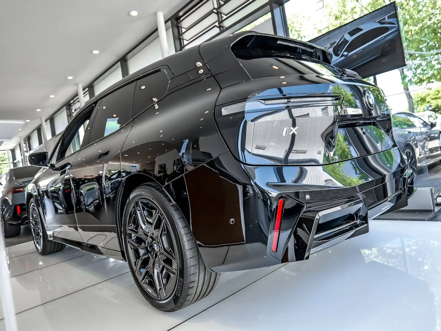 BMW iX xDrive45 MSport Pro 22" HuD 360° DA Prof. H/K Noir - 2