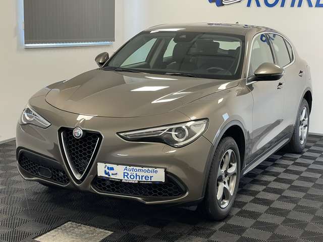 Alfa Romeo Stelvio 2.0 Turbo Super Q4 Navi Kamera Xenon H&K