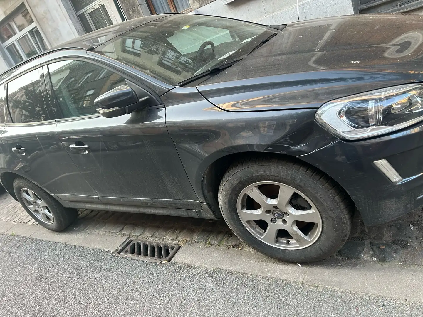 Volvo XC60 XC60 2.0 D3 Kinetic Geartronic Zwart - 2