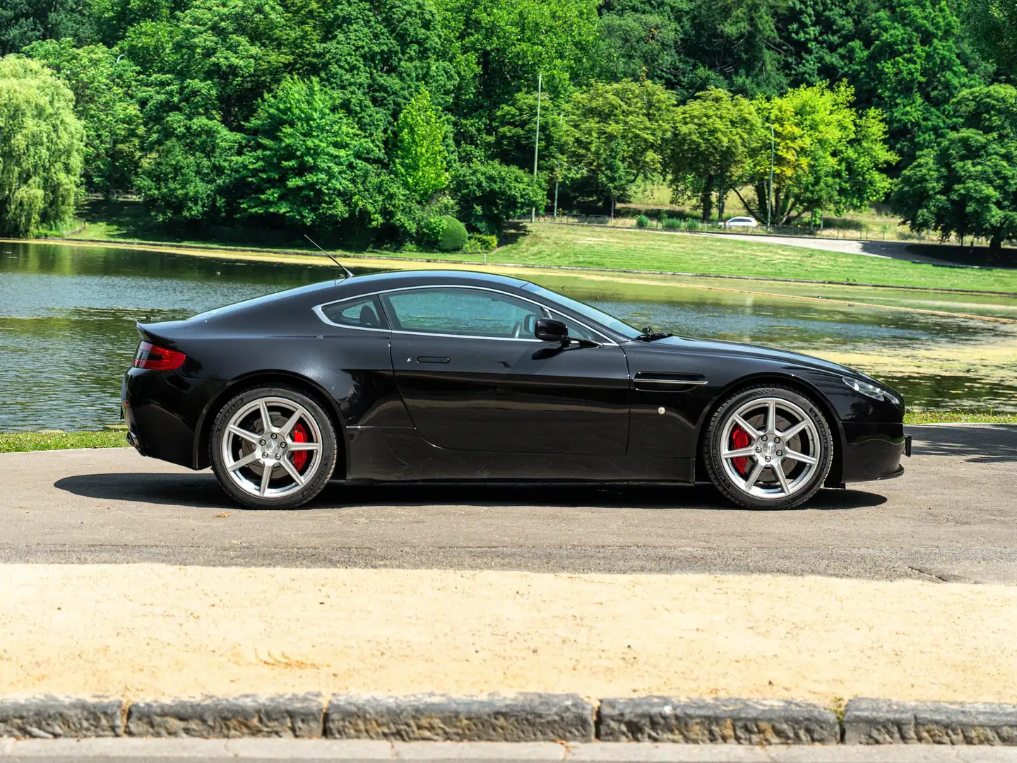 Aston Martin Vantage V8 4.3 Noir - 2
