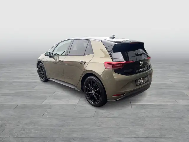 Volkswagen Id.3 view 4