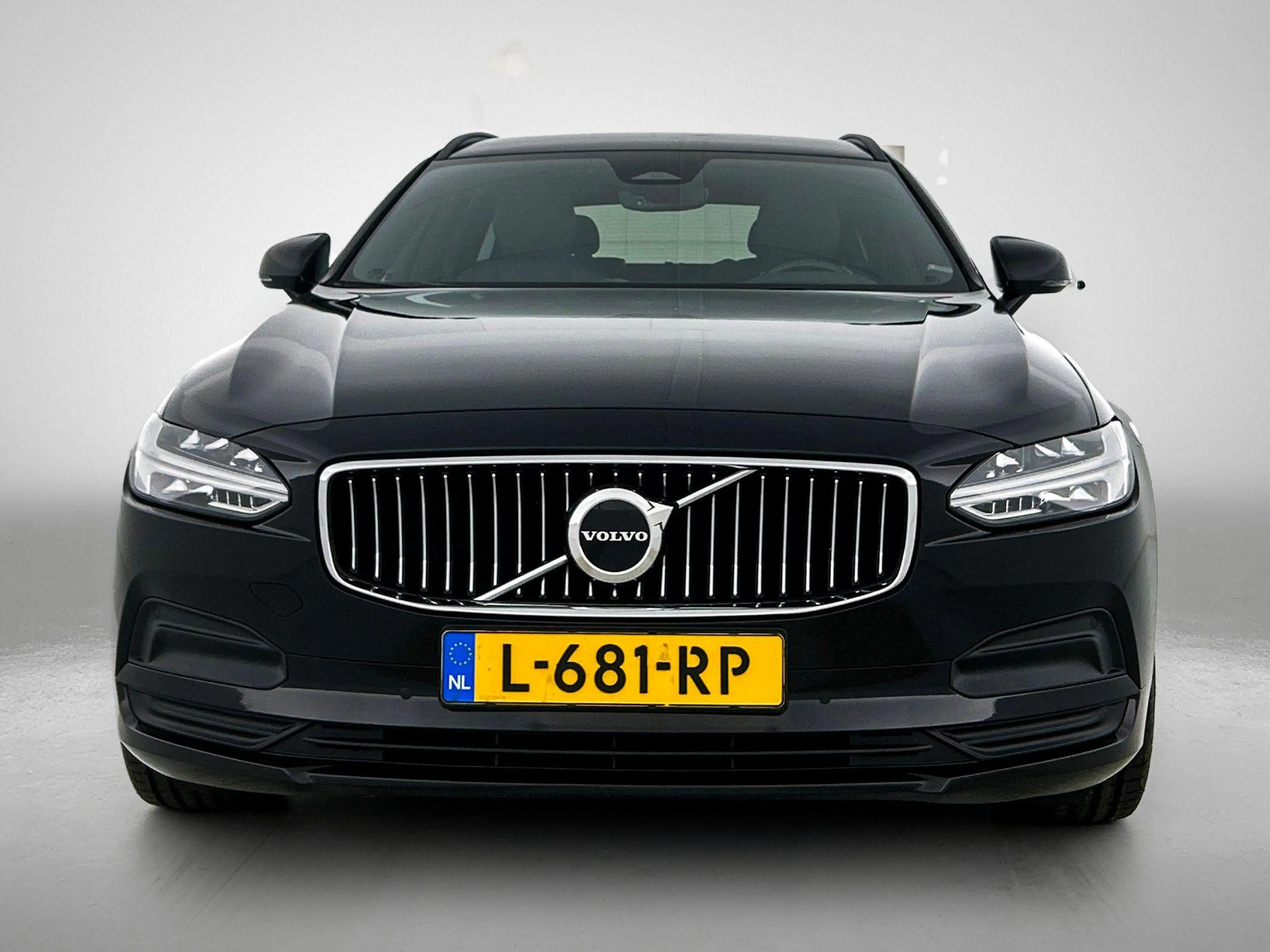 Volvo V90 2.0 B4 Momentum Business — photo 5