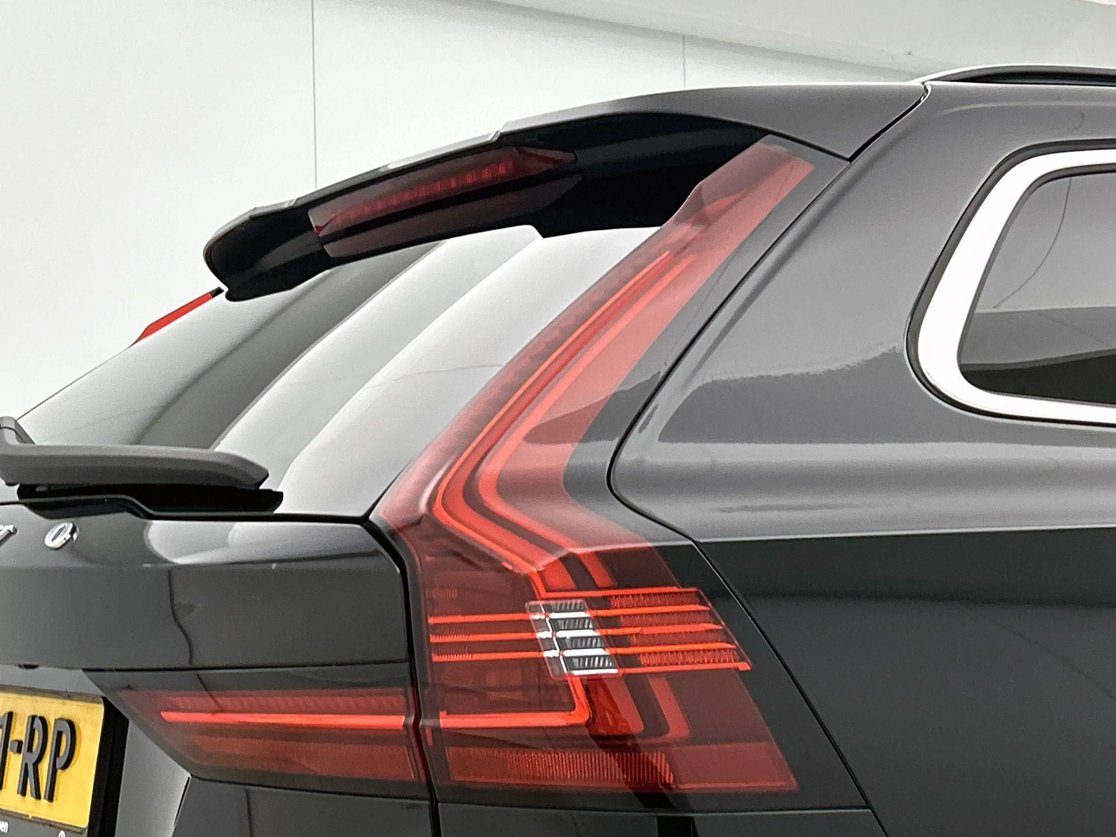 Volvo V90 2.0 B4 Momentum Business — photo 9