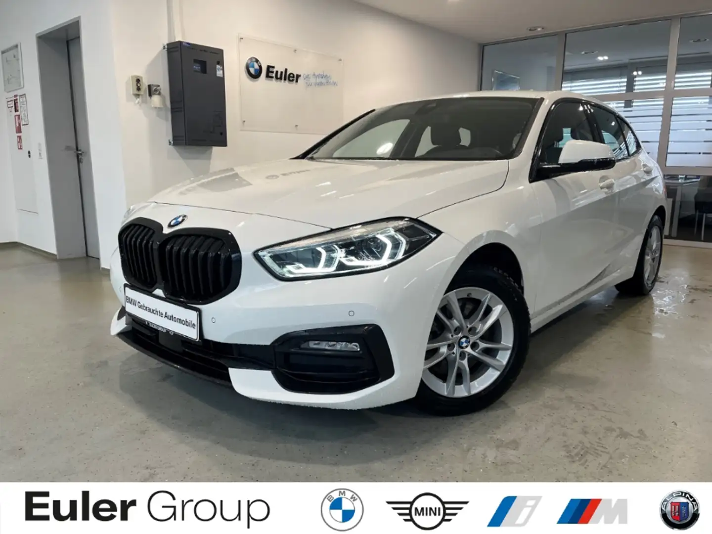 BMW 118 i 5-Türer HUD Navi LED Sport Line Sitzhzg PDC HiFi Weiß - 1